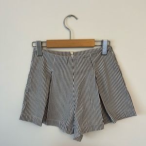 American Apparel front pleat gingham shorts SX
